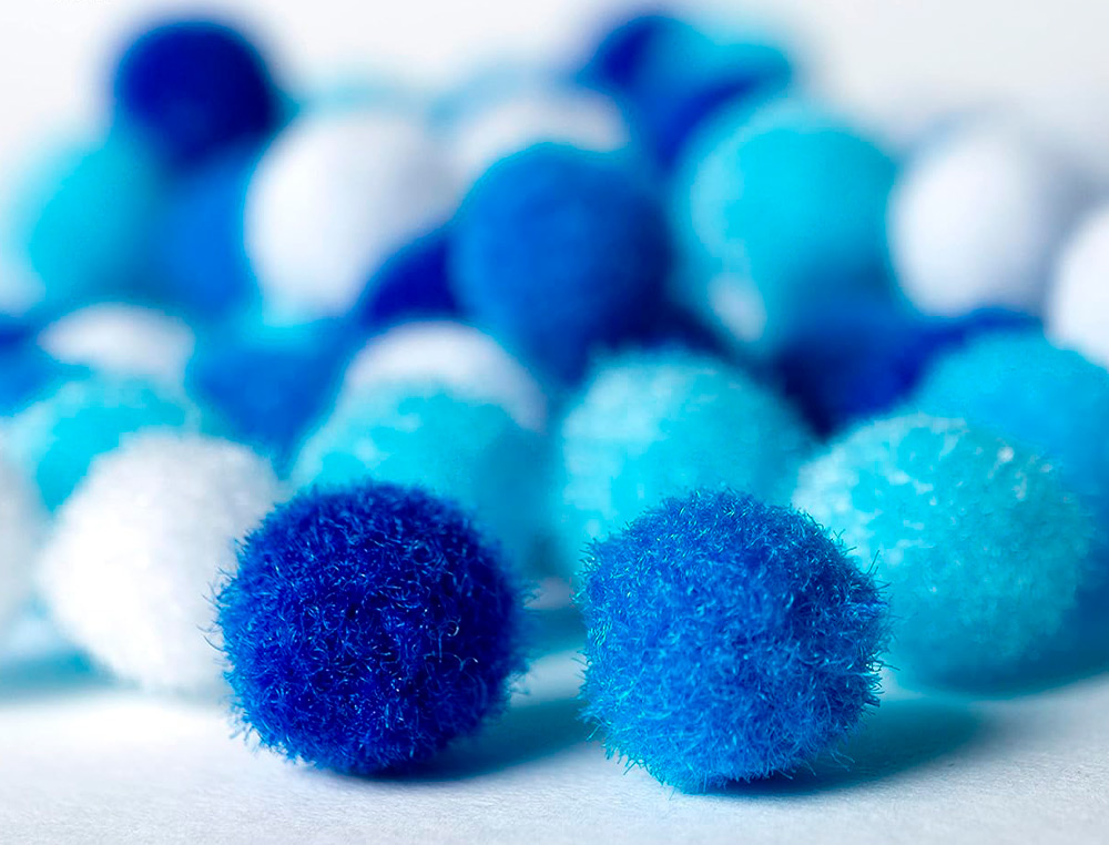POMPONES DE COLORES LIDERPAPEL 1,5 CM TONALIDADES AZULES BOLSA CON 80 UNIDADES